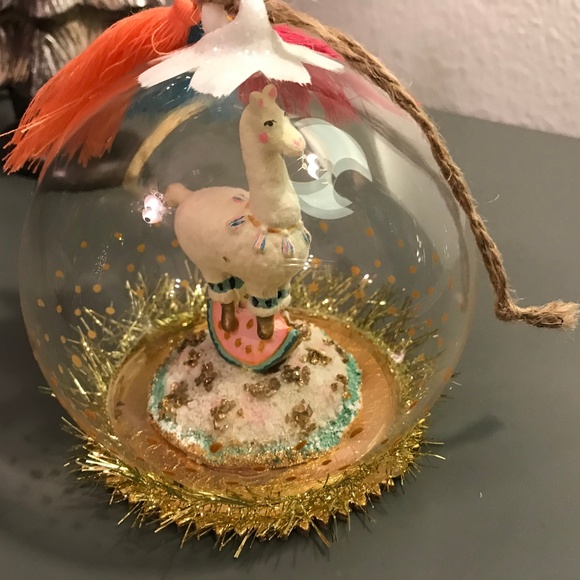 *LAST ONE* Anthropologie Snowglobe Llama Ornament - Picture 6 of 8